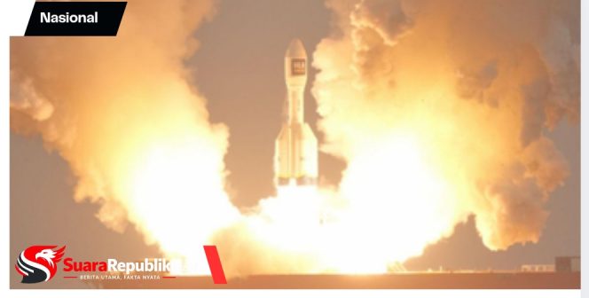 
 Sempat Bikin Heboh, Cahaya Berekor di Langit Indonesia Ternyata Roket China